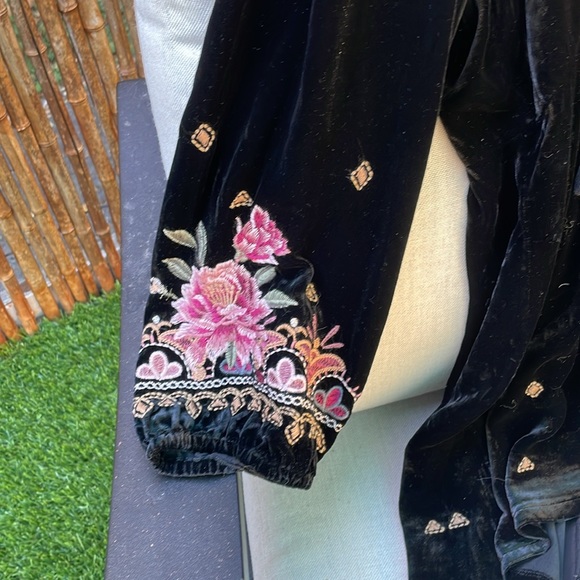 Johnny was black velvet empire style embroidered front, back and sleeve - Picture 3 of 6